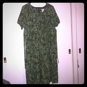 24W Plus Size Empire Waist Green Dress